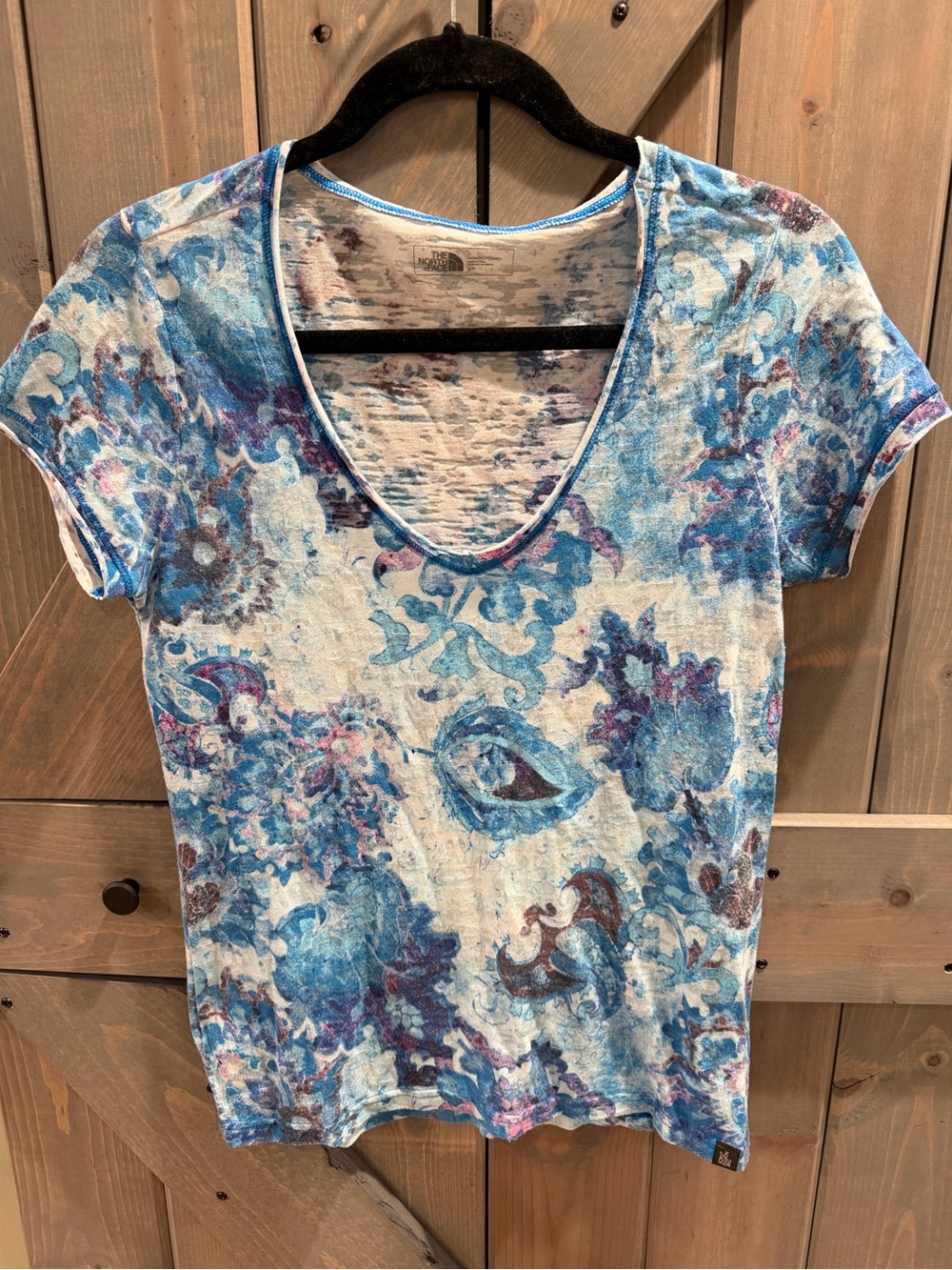 The North Face Women’s Small Blue Paisley Burnout V-Neck T-Shirt Gorpcore